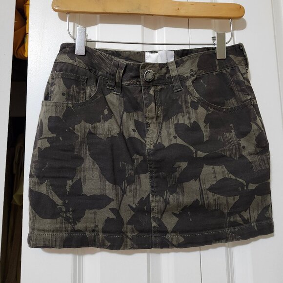 Bench Cargo Mini Skirt Floral Camo Print - Picture 1 of 3